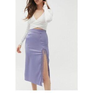 Urban Outfitters Lilac Satin Midi Skirt (Size M) – Gorgeous satin finish in a so